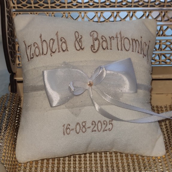 Poduszeczka na obrączki z kokardką 20x20
