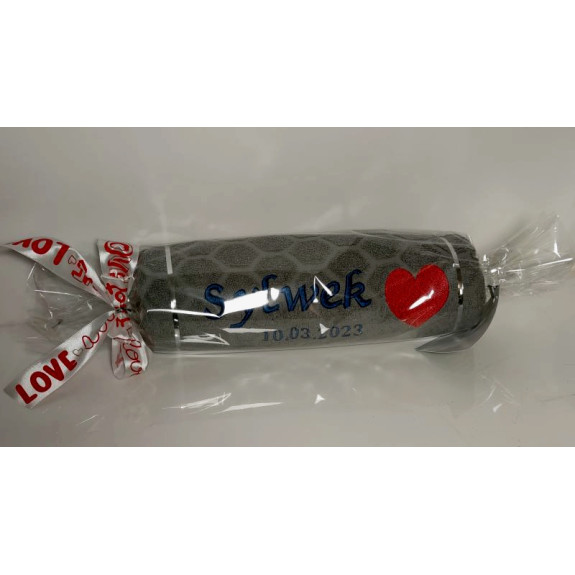 Ręcznik 70x140 z imieniem i serduszkiem